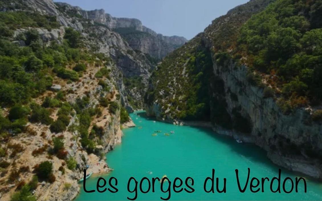 Les Mazets Du Pas Hotell Gréoux-les-Bains Exteriör bild