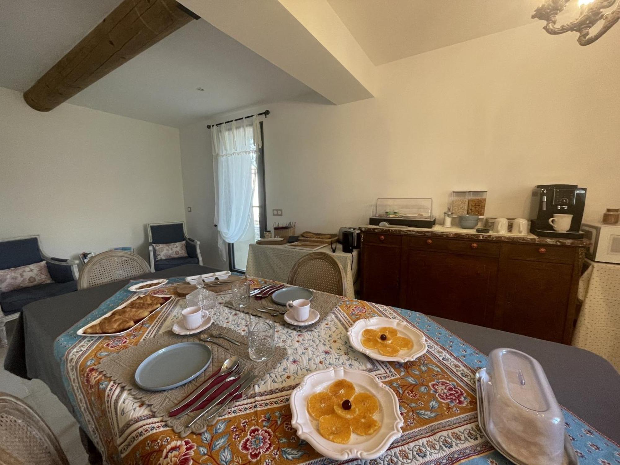 Les Mazets Du Pas Hotell Gréoux-les-Bains Exteriör bild