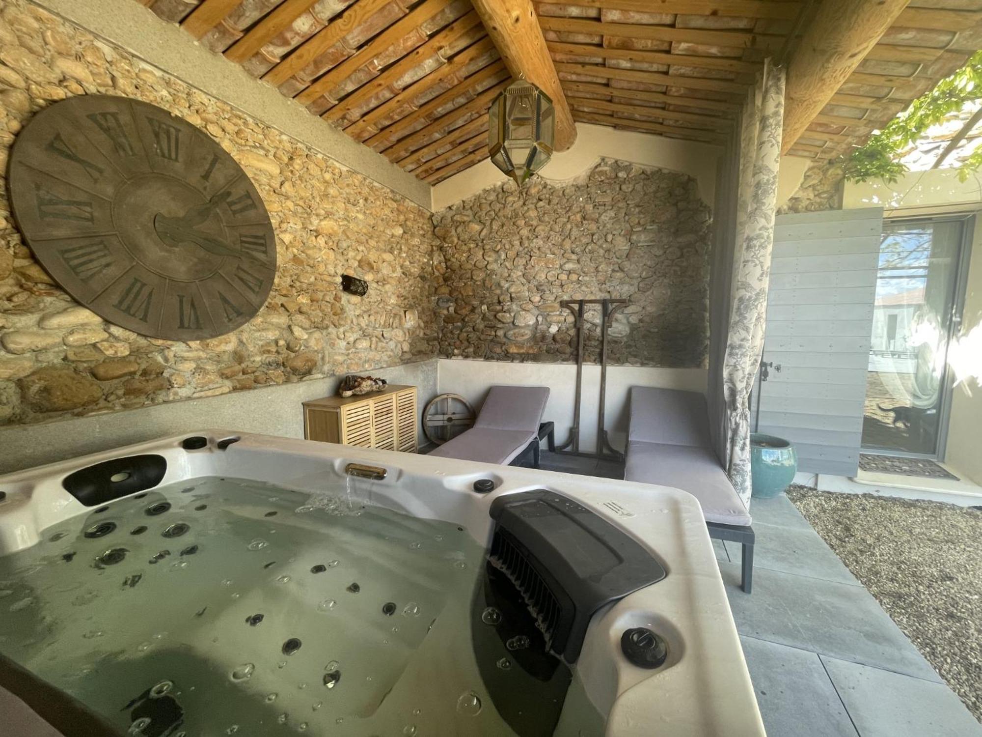 Les Mazets Du Pas Hotell Gréoux-les-Bains Exteriör bild